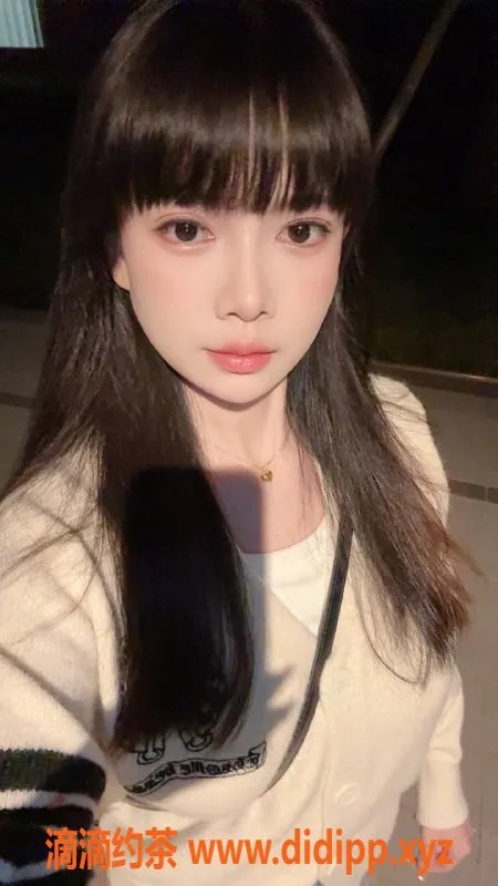 广州楼凤-天河御姐岁岁，9P大胸舌吻体验等你来