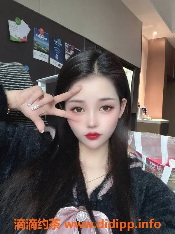 东莞楼凤-塘厦七七，22岁身高164，畅享多种服务