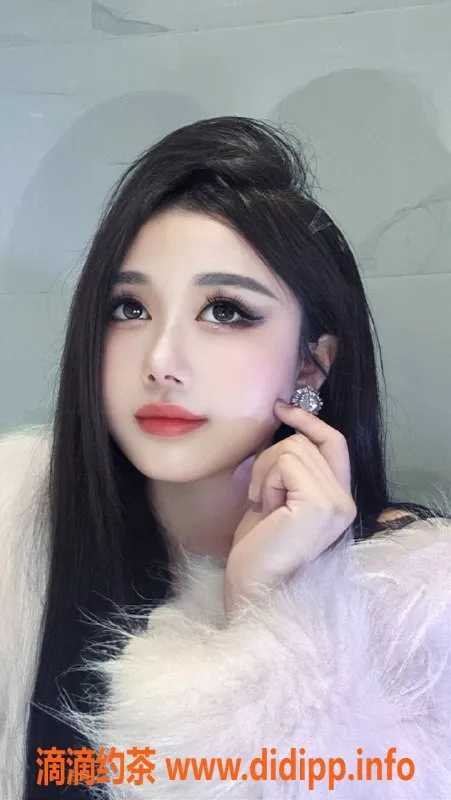 厦门楼凤-楚梦璃，美艳妖精，165/48，思明区600元起