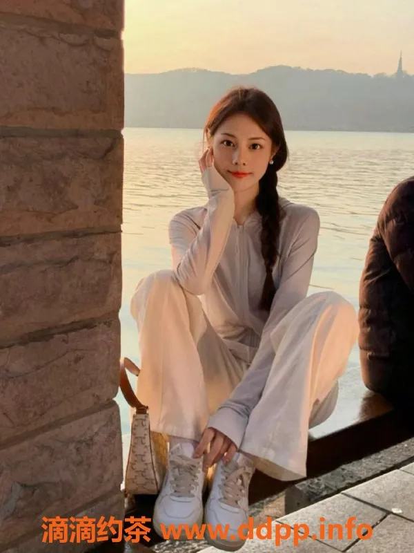 北京楼凤-朝阳梦梵：162cm高、43kg的甜美小姐姐