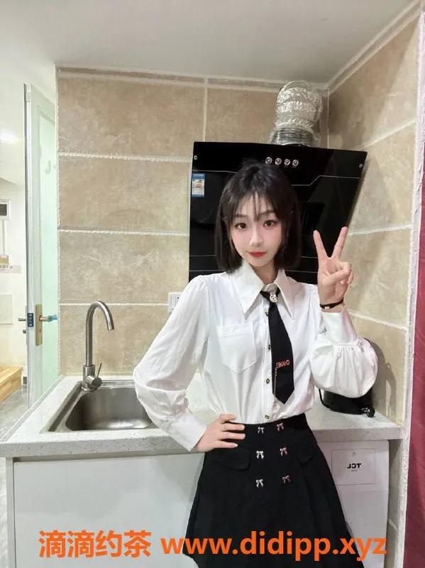 广州楼凤-佛山芊芊老师，800起，蛇吻服务体验