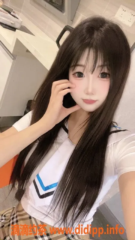 郑州楼凤资源信息,二七区小白：19岁嫩妹，168cm C罩杯陪浴优惠