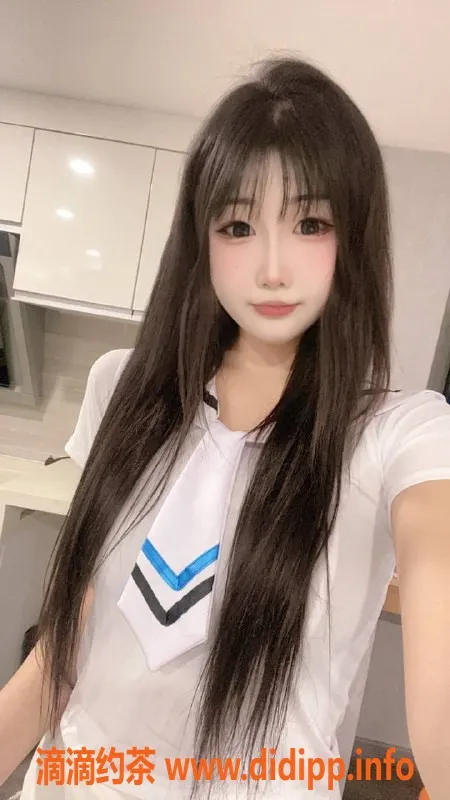 郑州楼凤-二七区小白：19岁嫩妹，168cm C罩杯陪浴优惠