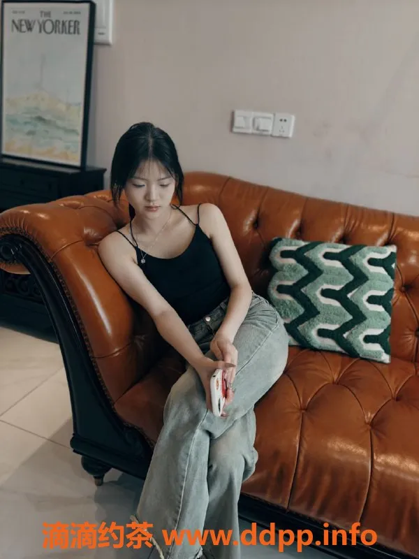 成都楼凤-成华区清纯眼镜娘小樱桃，紧致无纹身，带你体验女友感