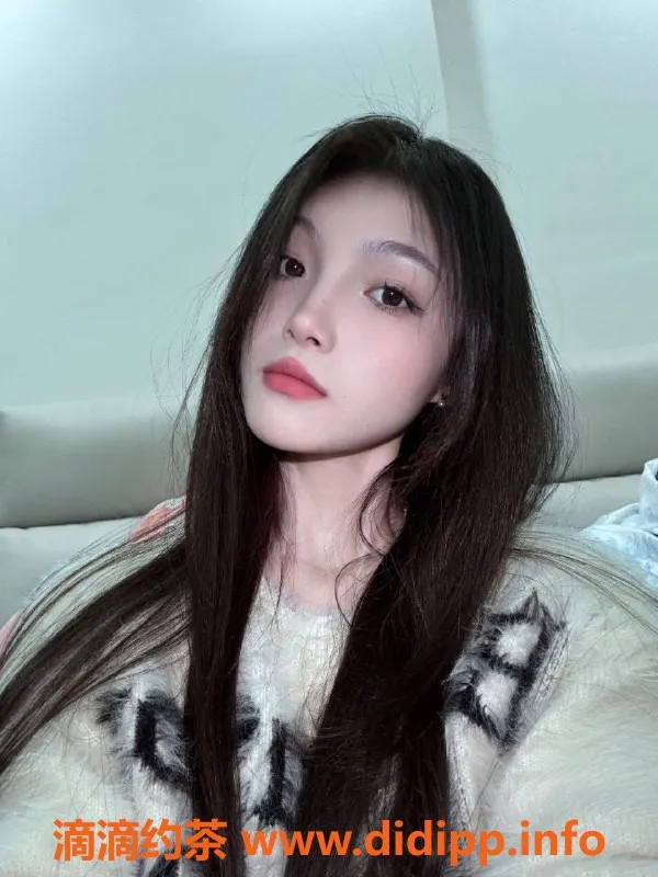 杭州楼凤资源信息,上城区嫩妹曼曼，上门舌吻服务1200起