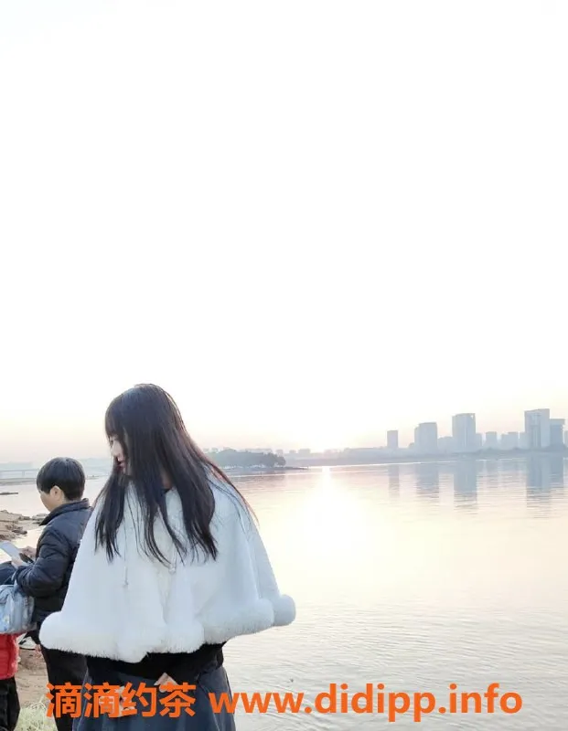 南昌上门服务-南希23岁微胖嫩妹，165cm C罩杯服务多样