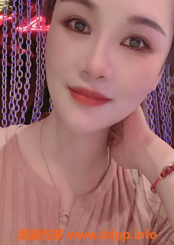 郑州楼凤-金水29岁依依，160身高50斤，服务超温柔