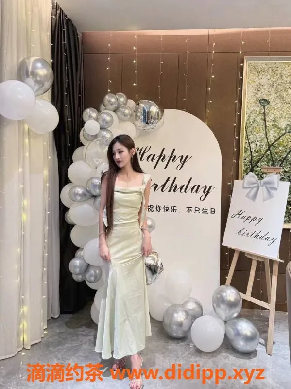 广州楼凤-天河姬小雪，课费700元，服务热情