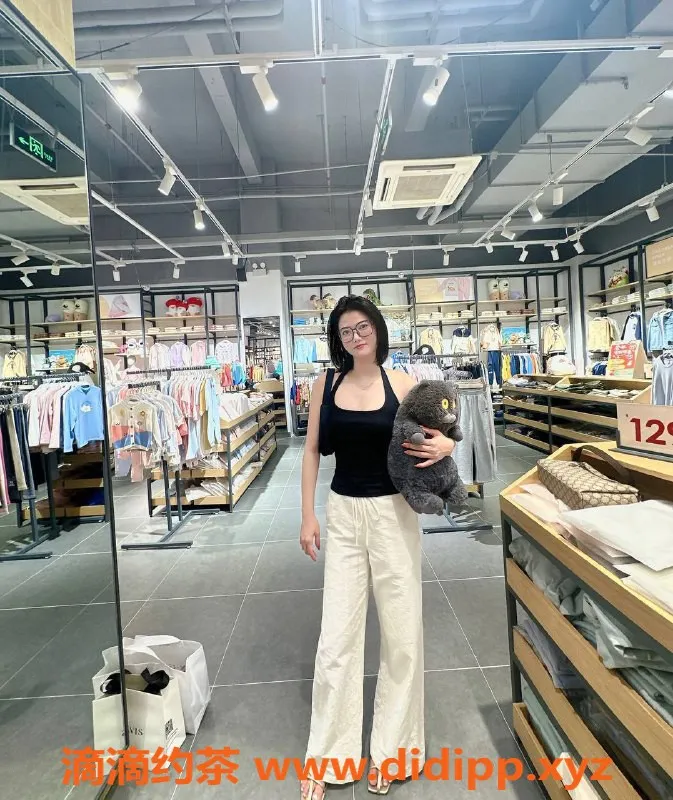 广州楼凤-天河宝儿，700元体验御姐风情