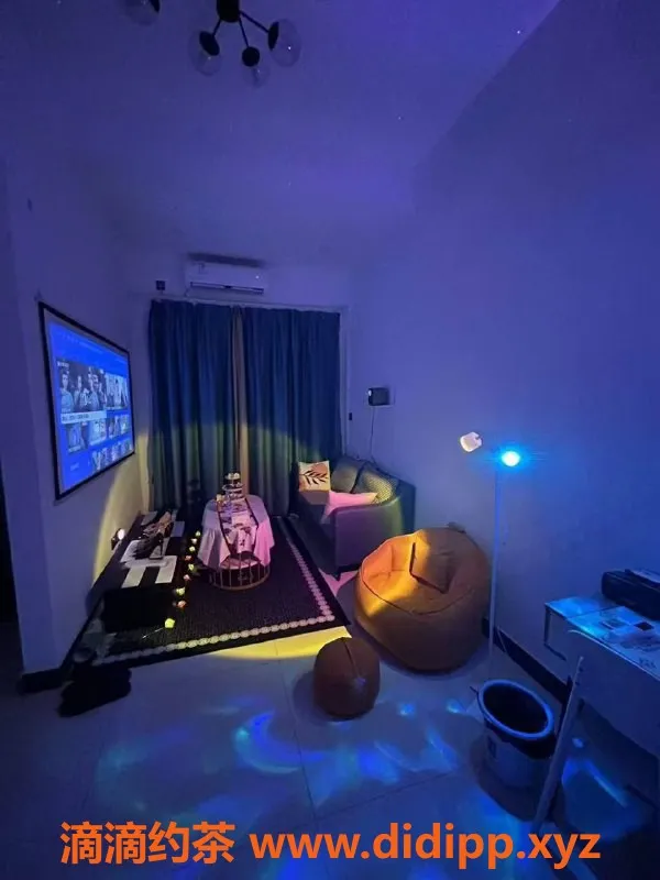 广州女仆店-广州橘子🍊硅胶娃娃体验，298元60分钟