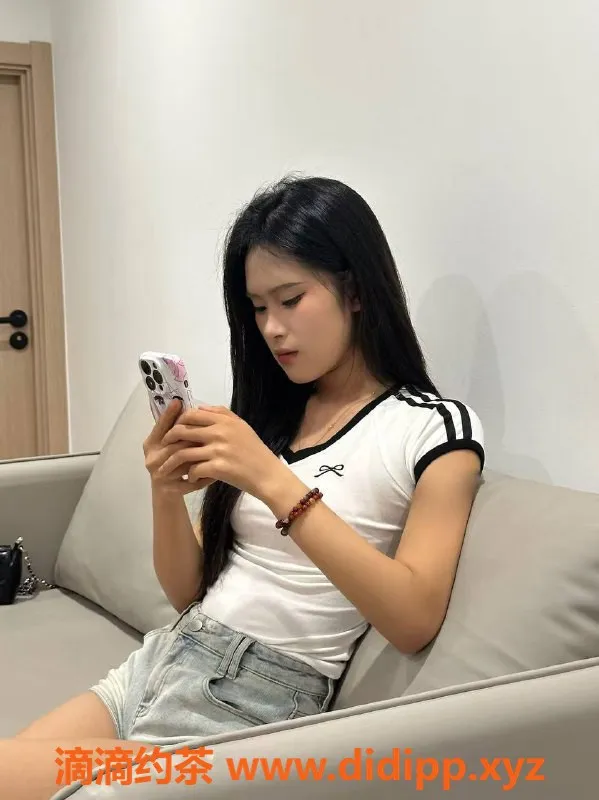 杭州楼凤-萧山小江，165cm精致小萝莉，激情服务只需600元