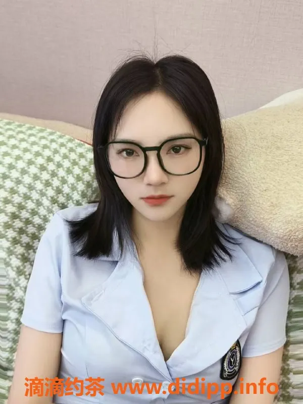 长沙楼凤-岳麓区海绵妹子，五百元体验舌吻等贴心服务