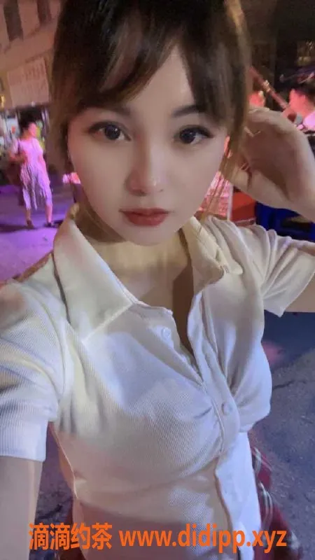 广州楼凤-黄埔大奶新人琬瑜，22岁34D服务超值