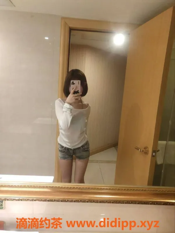 长沙楼凤-雨花区小团子，160cm细腰白肤，18岁只需700p