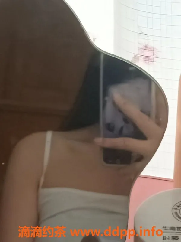 成都楼凤-锦江区依纯嫩妹低价6P，夹功无敌！