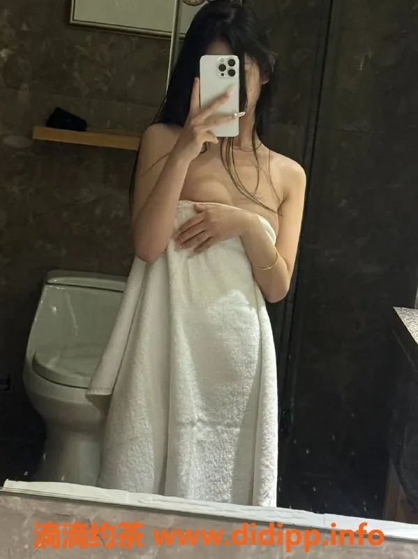 厦门楼凤-思明区火车站附近的清纯少女小颖，19岁可外约