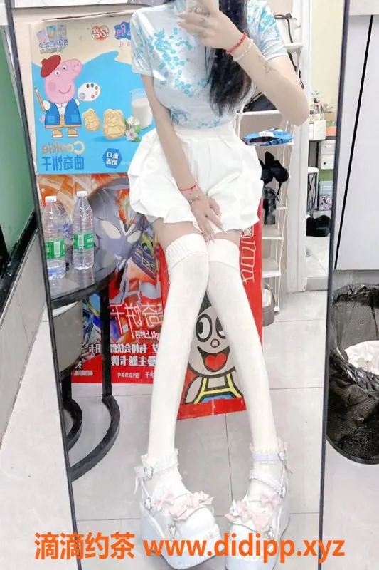 长沙楼凤-天心区小西，164cm苗条美女，19岁专业服务