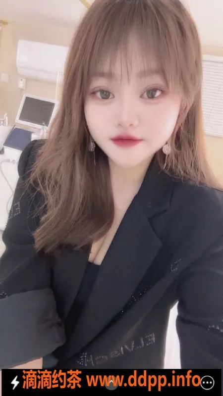 广州楼凤-黄埔冰冰，乖巧妹妹，160cm身高24岁