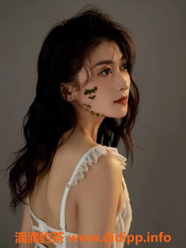 成都楼凤-成华区艾希御姐 158cm 真实A罩杯