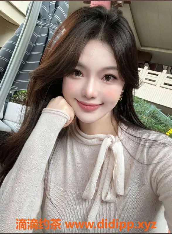 深圳楼凤-南山贵妃，24岁168cm，D杯私约服务