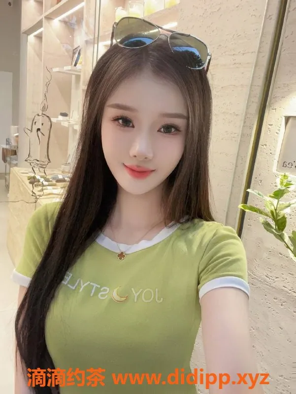 厦门楼凤-厦门思明区见男春：170cm 55KG 34D 完美诱惑