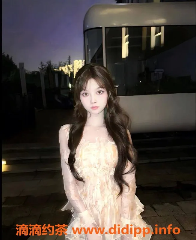 广州楼凤-广州天河汤圆老师，停车1000起等你来体验