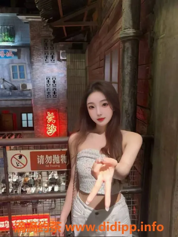 杭州楼凤-拱墅嫩妹江月，1000元起，享舌吻等服务！