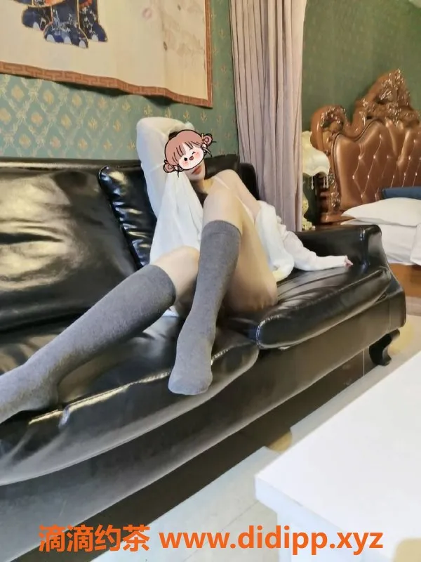 重庆楼凤-唐月，优雅身姿，性价比超高的绝佳体验