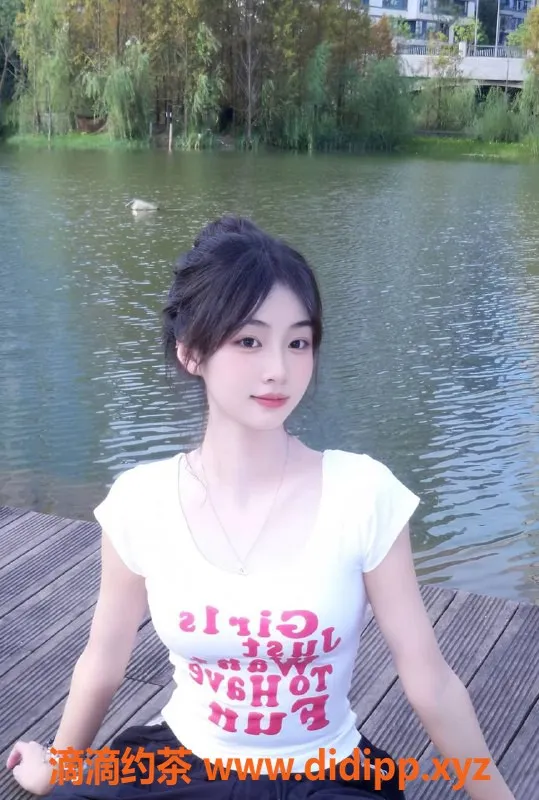 杭州楼凤-上城嫩妹小木汐，800元舌吻体验