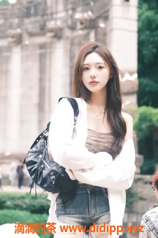 深圳楼凤-南山胡小小，950元视频认证服务