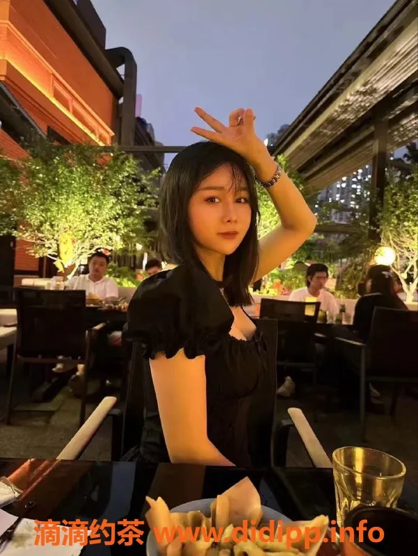 广州楼凤-白云区小橙子，25岁36D茶水费500起