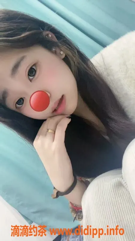 广州楼凤-番禺嫩妹秋天，7P夜课等你来体验！