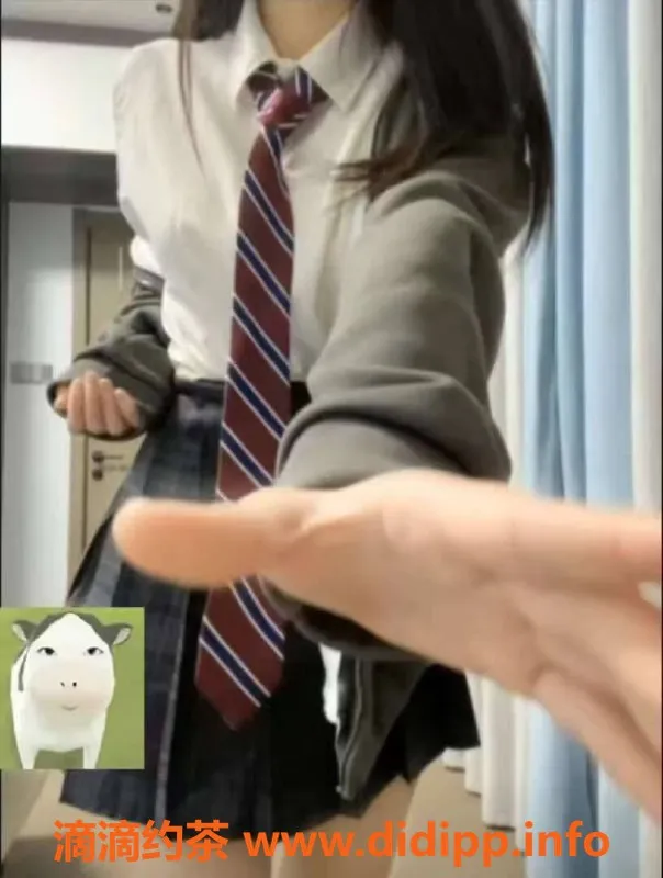 成都楼凤资源信息,天府三街嫩妹小雯，18岁160cm A杯，价格亲民