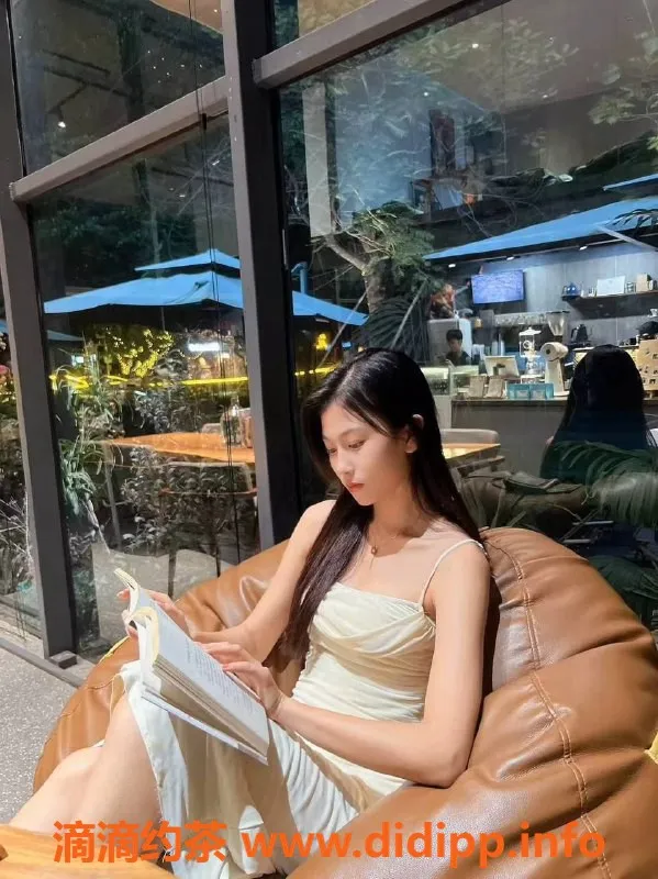 东莞楼凤-南城李思琪，700元超值体验！