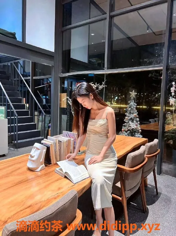 东莞楼凤-南城李思琪，700元超值体验！