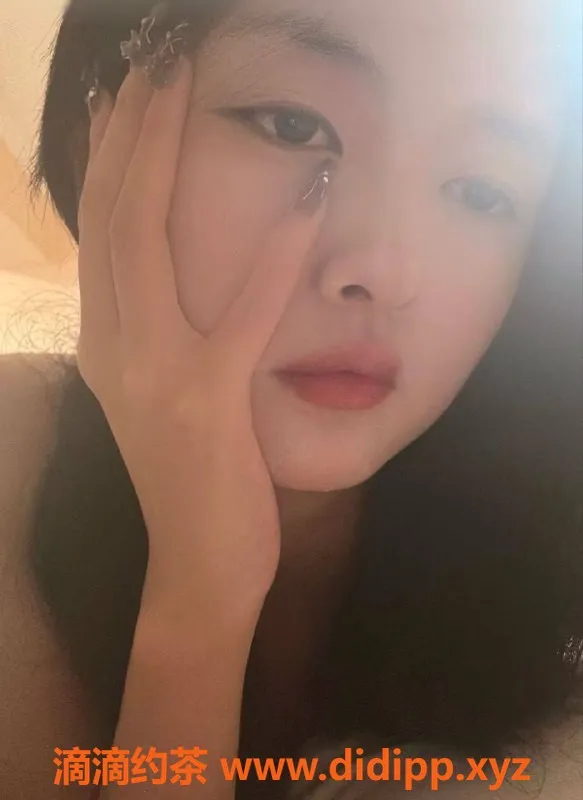 郑州楼凤-管城区贝儿18岁，身高163，课费6元起