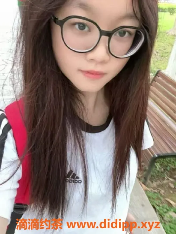 珠海楼凤-何禾-优雅气质、迷人服务，期待你的光临