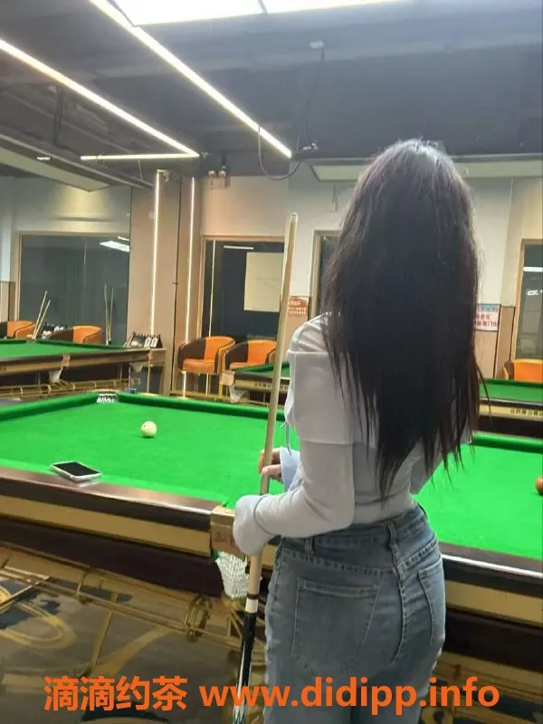 珠海楼凤-何禾-优雅气质、迷人服务，期待你的光临