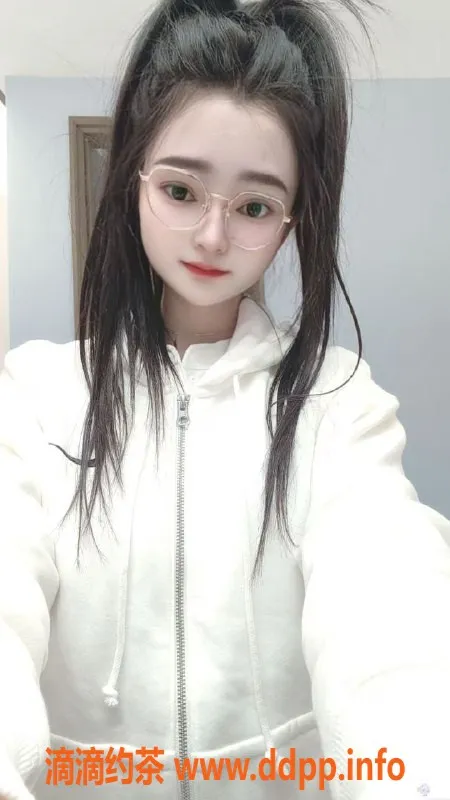 南昌楼凤-柳曼 26岁160cm，49kg清纯美臀在线服务