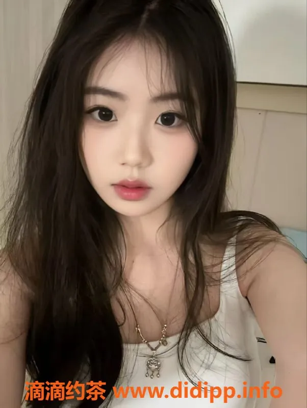 广州楼凤-佛山妮妮 22岁快餐服务，166cm 46kg