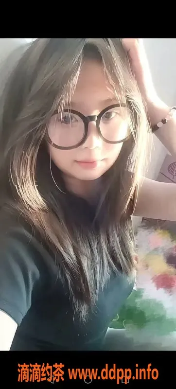 成都楼凤-成华区微坦嫩妹紫萱，170cm大奶服务超赞！