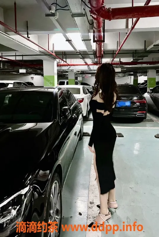 广州楼凤-天河御姐伊丽丝，超大胸8P鸳鸯浴服务