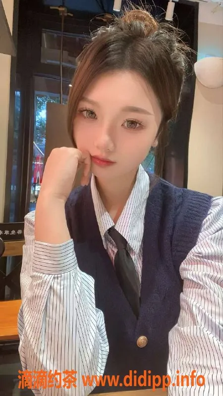 杭州楼凤资源信息,重庆海棠女孩18岁，身高166cm，真实D杯服务！