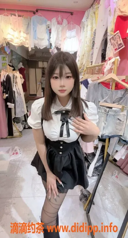 广州楼凤-佛山彩云，700p嫩妹，大胸cos服务等你来享！