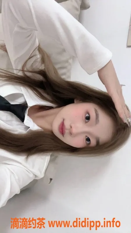 广州楼凤-天河嫩妹诗恩，视频验证，700元体验！