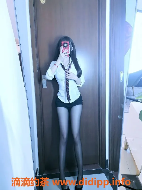 广州楼凤-天河小葡萄，20P嫩妹Cosplay服务荐