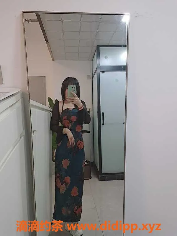 广州楼凤资源信息,广州白云微微 25岁 162cm 50kg 性感服务