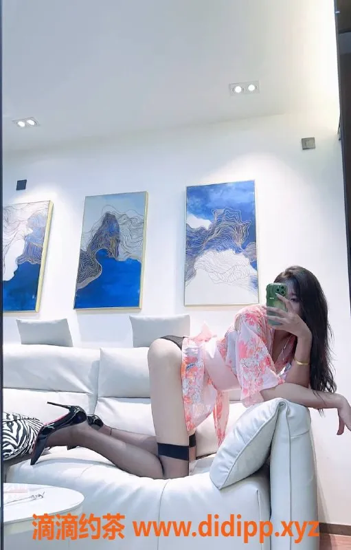 厦门楼凤-思明达可儿｜185cm车模大胸美女，800元服务