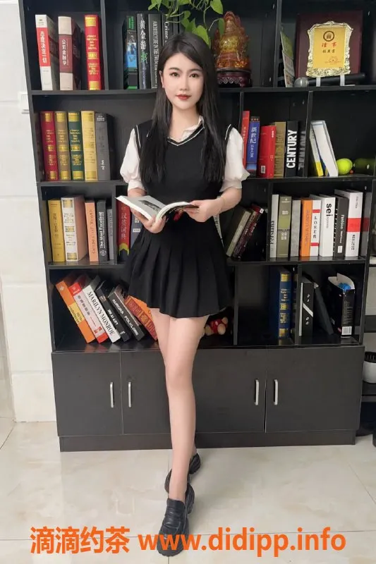 深圳楼凤-布吉新人大奶惠子，高挑可爱，服务多样