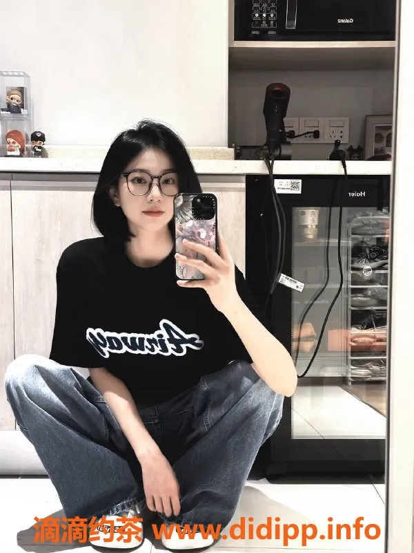 广州楼凤-番禺御姐卡卡，800P体验双修服务